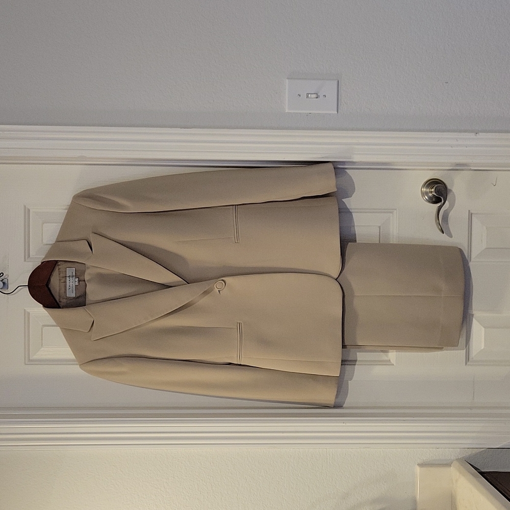 Tahari Pant Suit